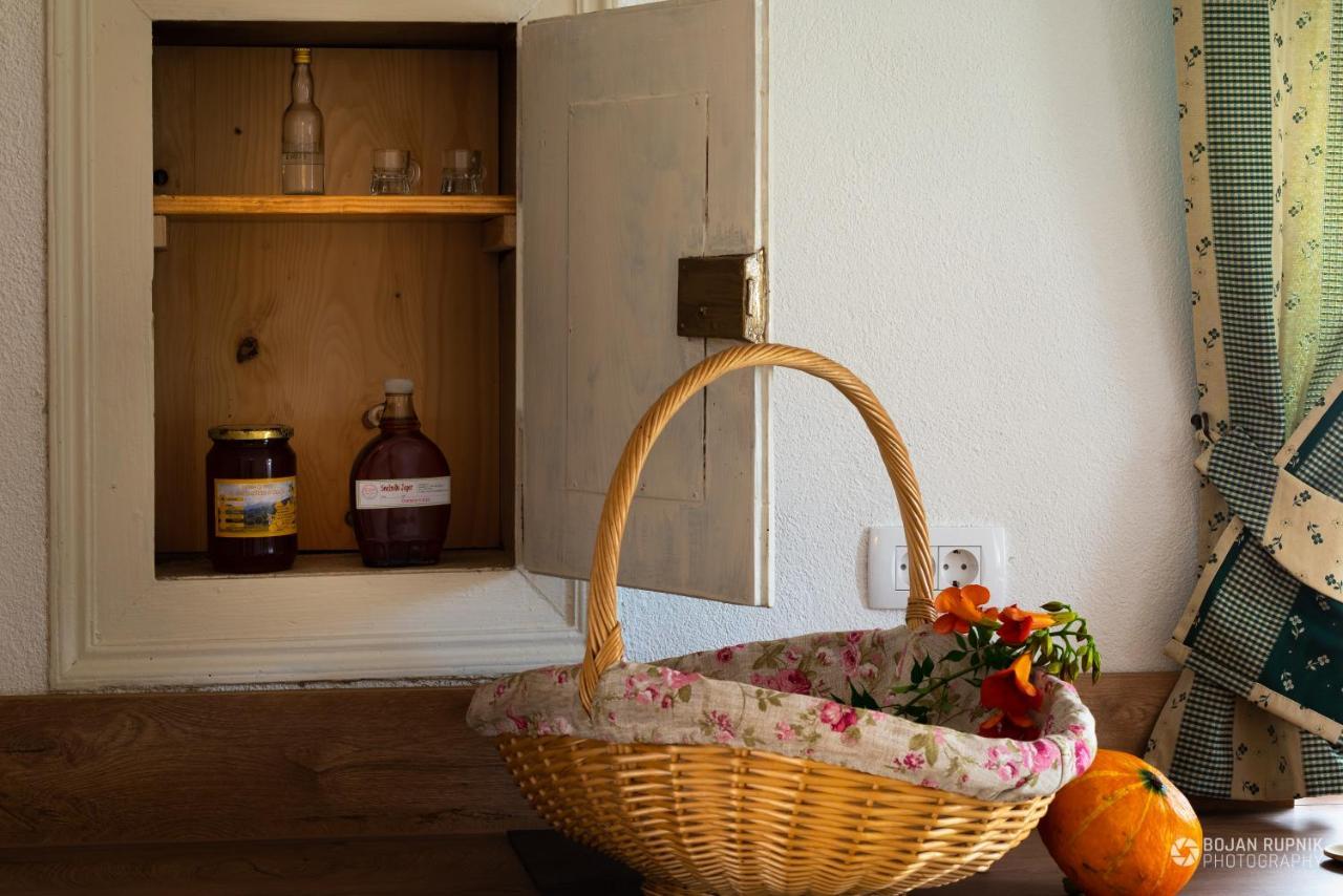 Cherry House - Cosy House - Ideal For Bear Watching, In The Neighborhood Of The Medieval Sneznik Castle Stari Trg pri Lozu Eksteriør billede
