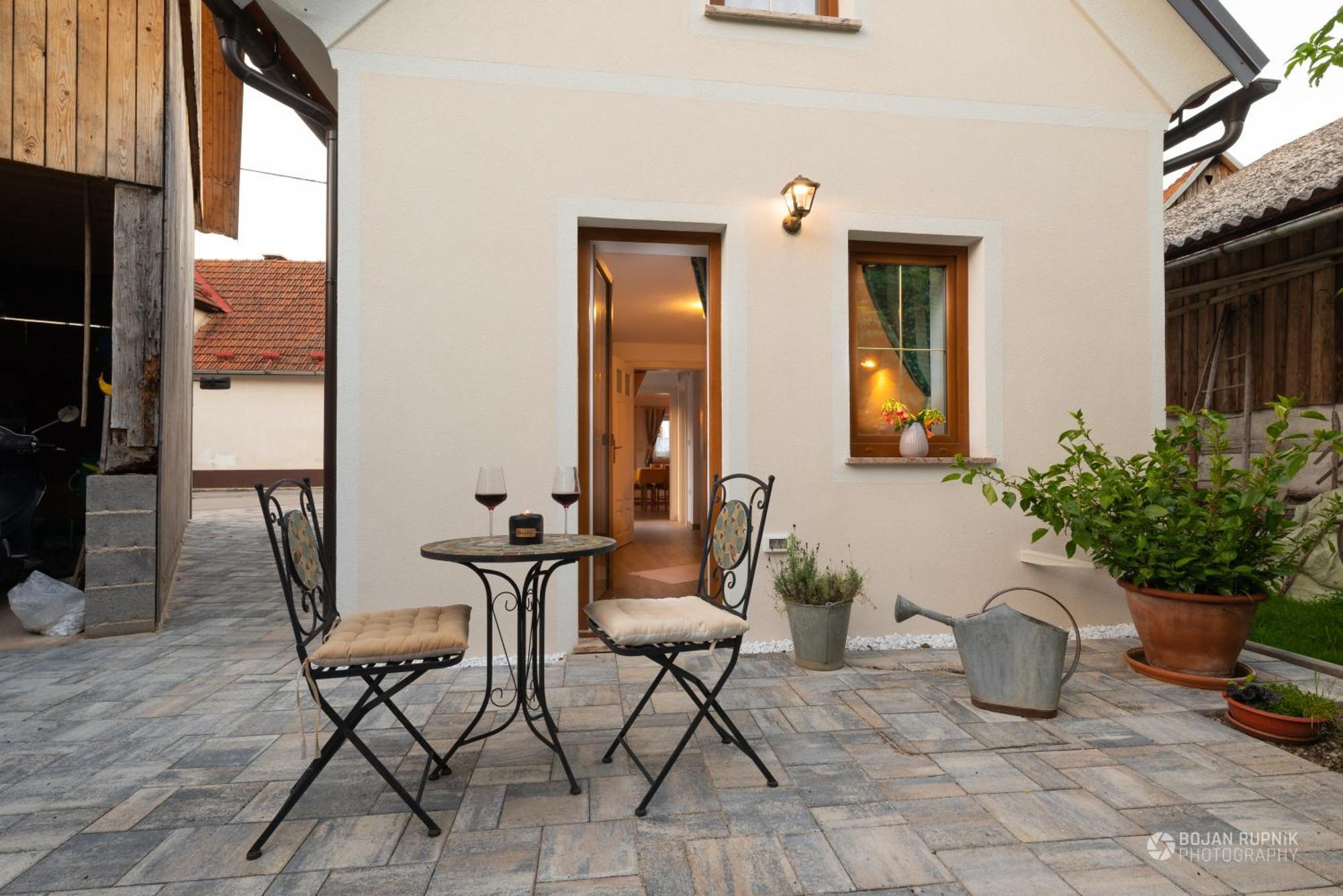 Cherry House - Cosy House - Ideal For Bear Watching, In The Neighborhood Of The Medieval Sneznik Castle Stari Trg pri Lozu Eksteriør billede